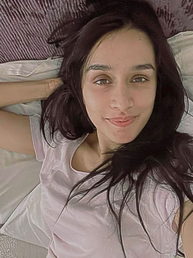 SHRADDHA KAPOOR SHARES PHOTO WITHOUT MAKEUP